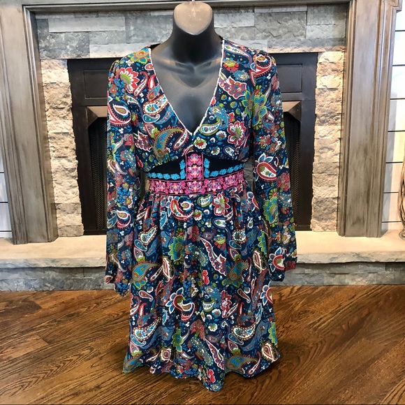 Flying Tomato Dresses & Skirts - Flying Tomato brand paisley print mini dress with long sheer‎ sleeves size small